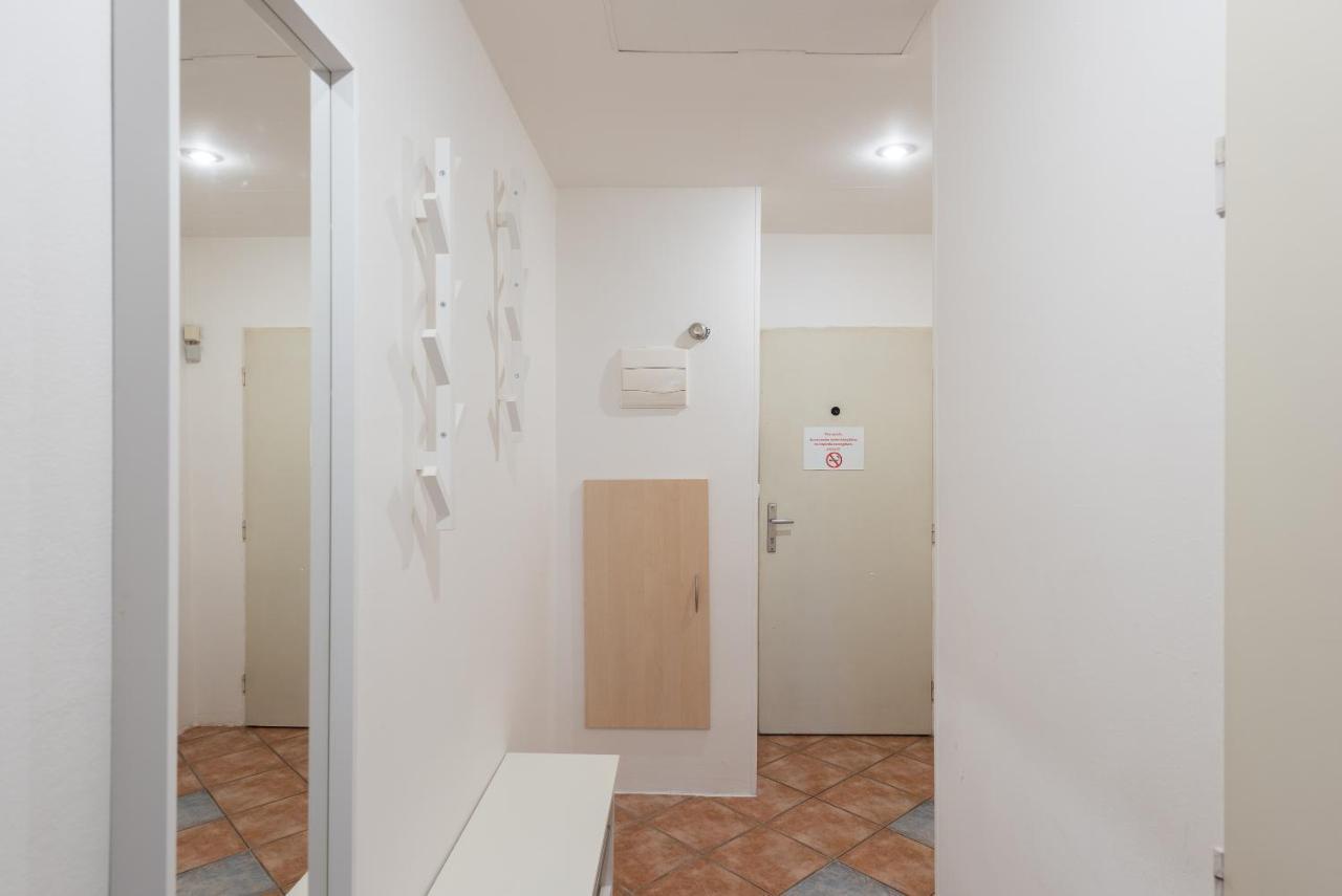 Budget Reznicka Apartment Prague Extérieur photo